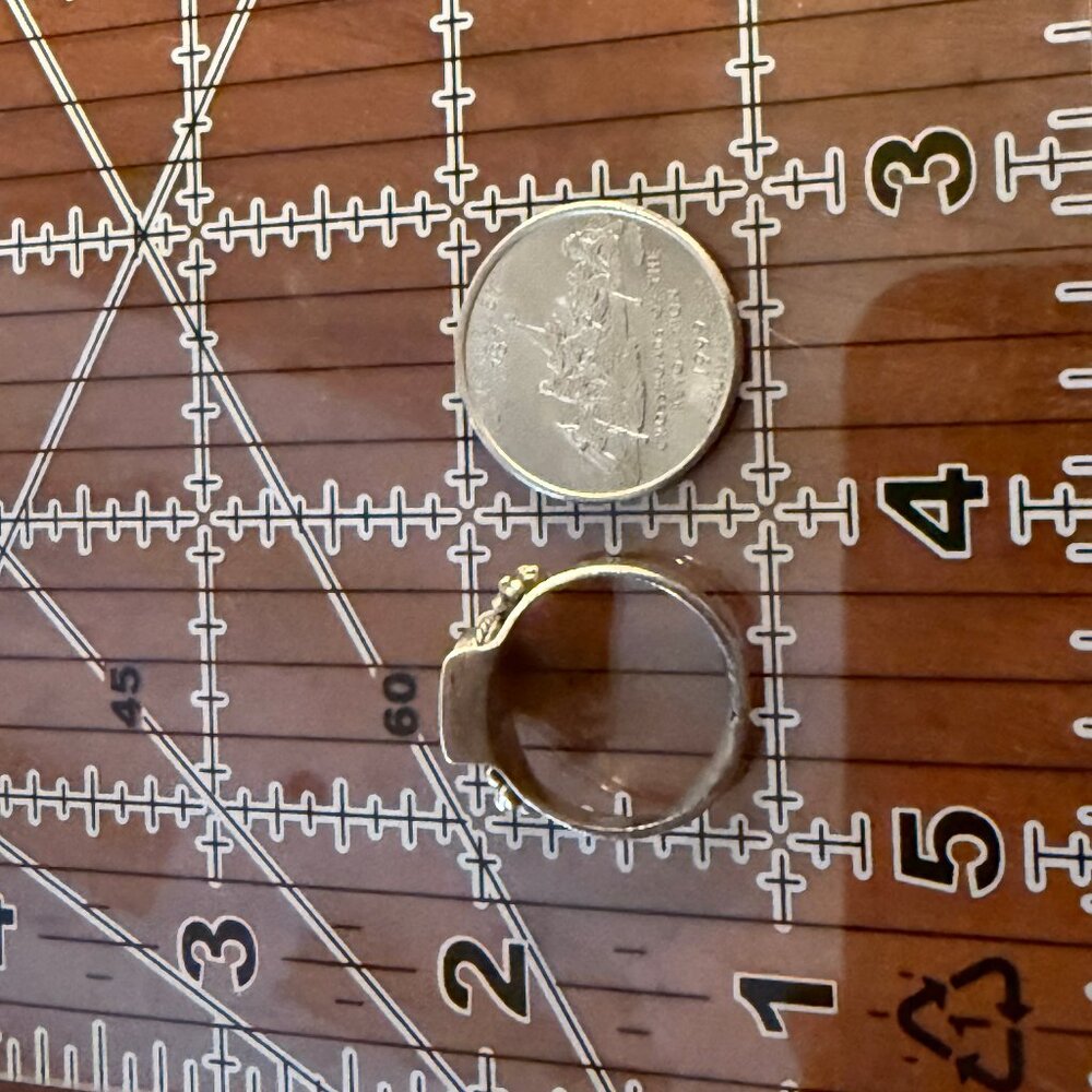 Vintage Navajo Sterling Silver and Turquoise Ring, Size 7 - Picture 5 of 8